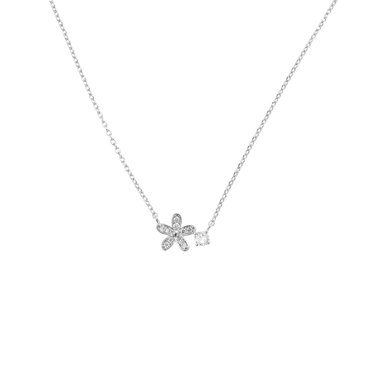قلادة بتصميم زهرة رقيقة وحلية سوليتير Delicate Flower & Solitaire Charm Necklace