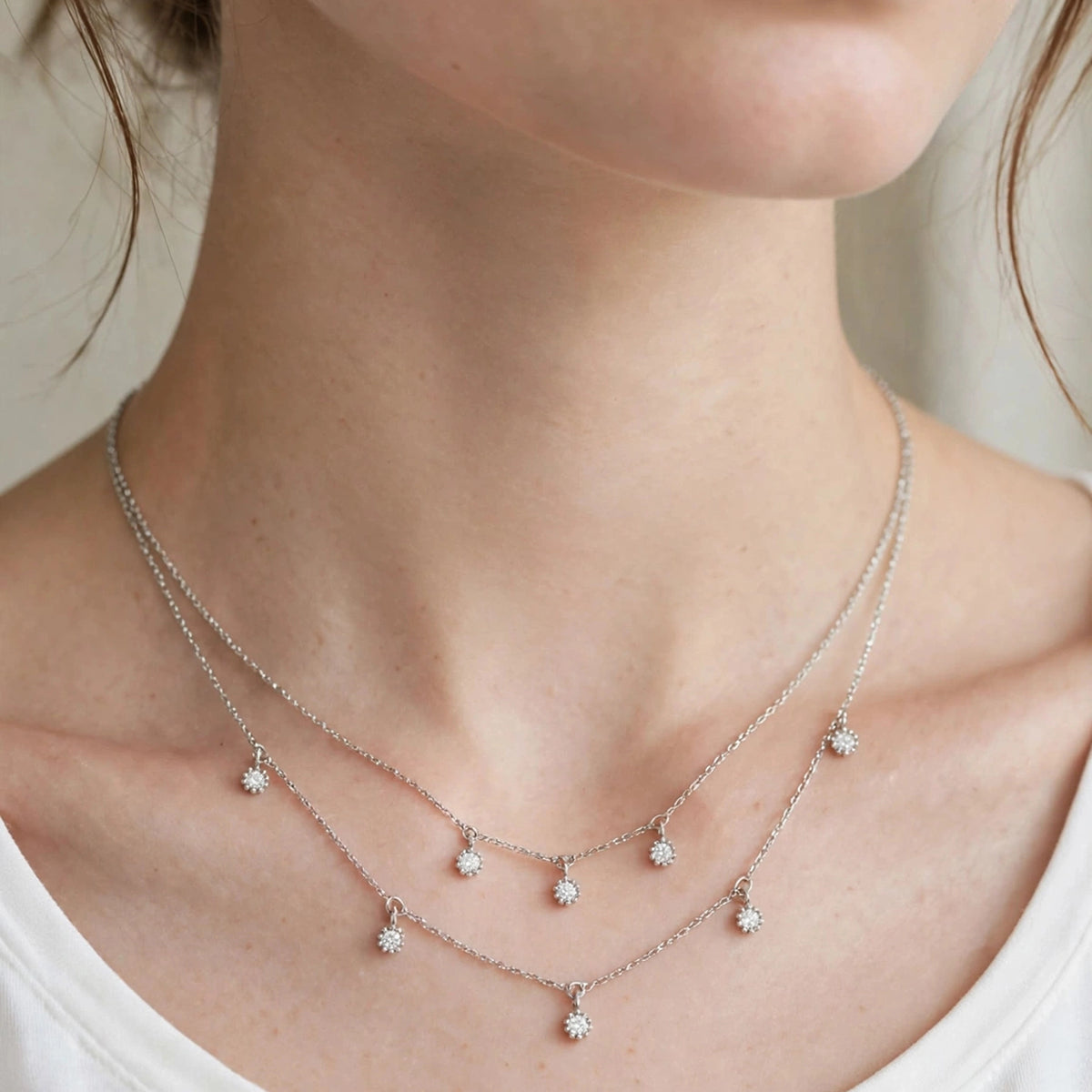 قلادة بتعليقة متدلية مزدوجة الطبقات Double Layer Dangle Charm Necklace